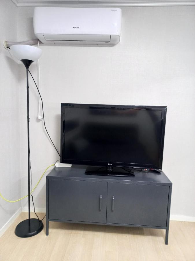 Newly Renovated 2 Bedroom #7 อพาร์ทเม้น โซล