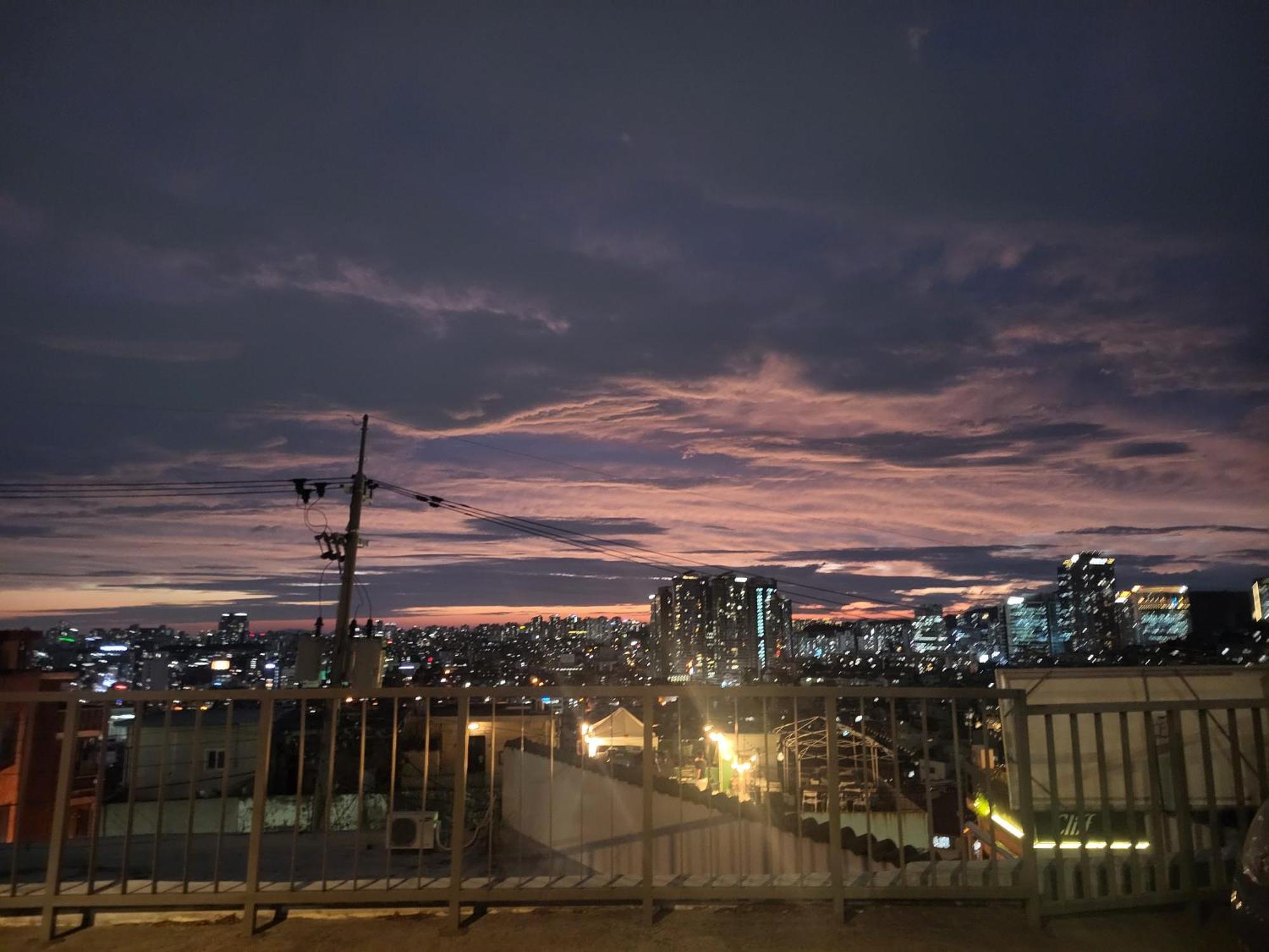 อพาร์ทเม้น Newly Renovated 2 Bedroom #7 *