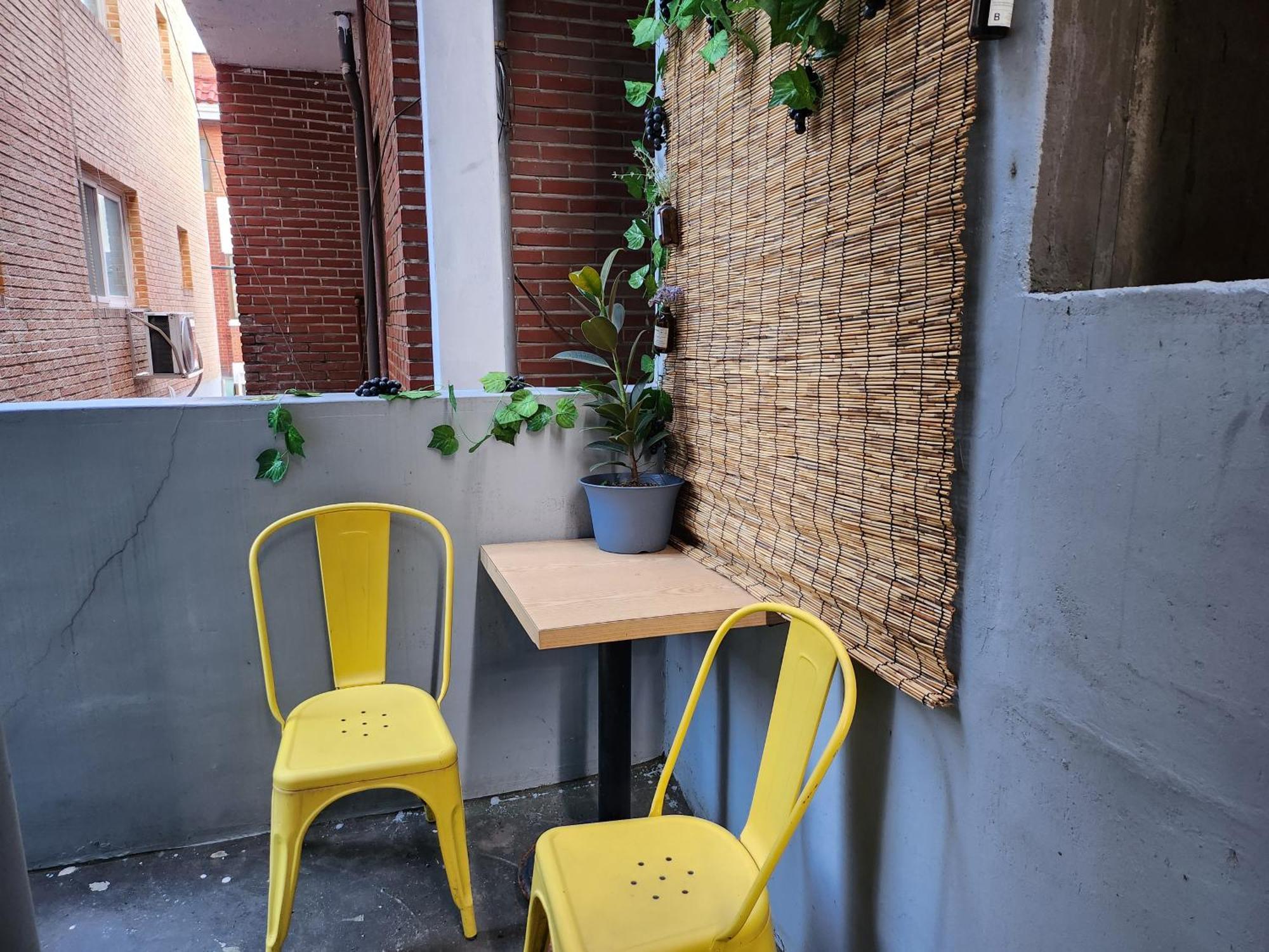 Newly Renovated 2 Bedroom #7 * โซล